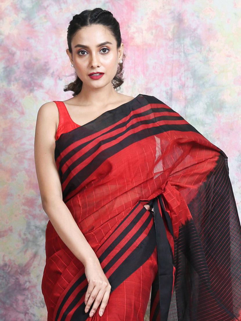 women's color block red colored saree with blouse - 19866114 - Zoom Image - 2