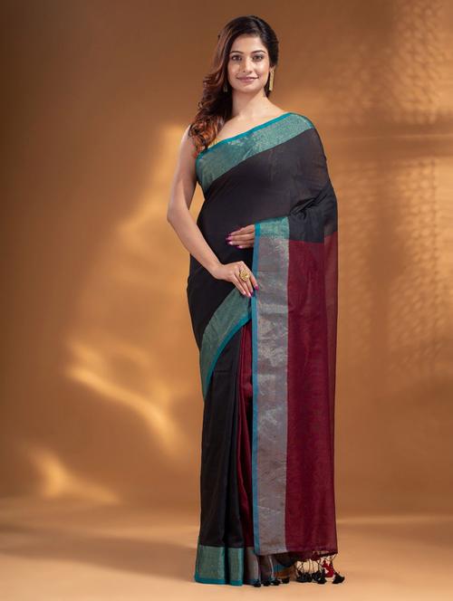 self design woven saree with blouse - 19866358 - Very Small Image - 1