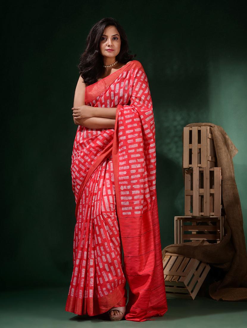 women's printed red colored saree with blouse - 19916902 - Zoom Image - 2
