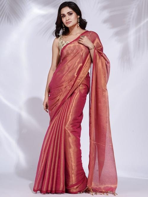 red self design woven saree with blouse - 19992443 - Very Small Image - 1