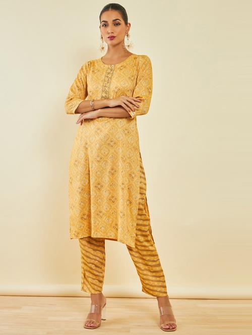yellow round neck kurta pant set  - 20165882 - Very Small Image - 1