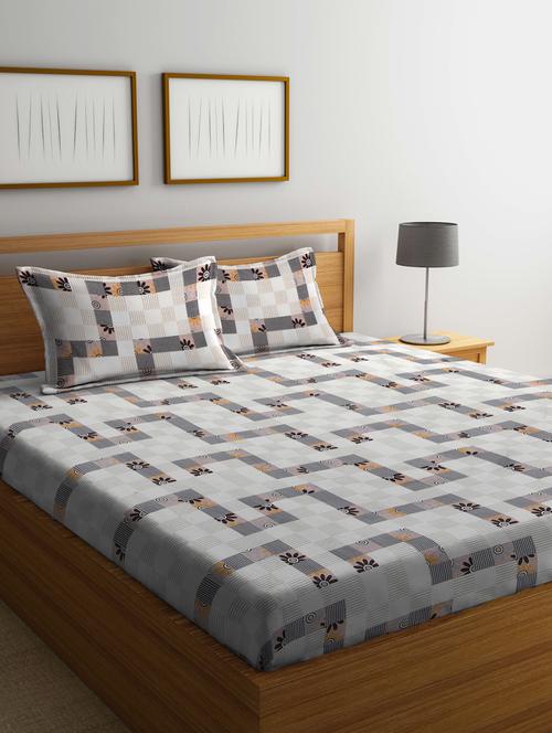 cotton geometric fitted double bedsheet with 2 pillow covers - 20168349 - Very Small Image - 1