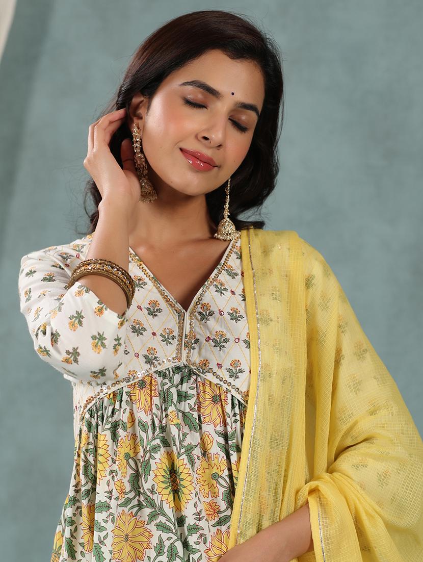 women yellow kurta sharara set with dupatta - 20223832 - Zoom Image - 3