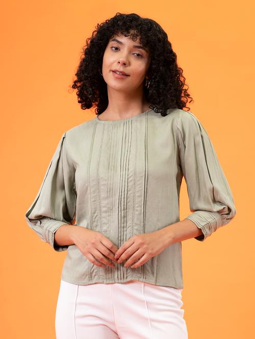 women green solid round neck regular top - 20277769 - Very Small Image - 1