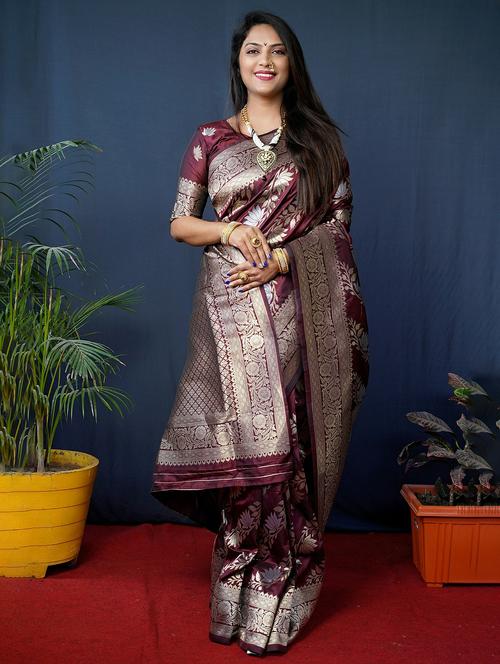women's banarasi saree with blouse - 20290788 - Very Small Image - 1