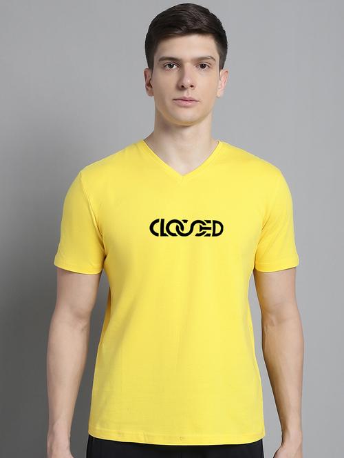 men light yellow cotton chest print t-shirt - 20312165 - Very Small Image - 1