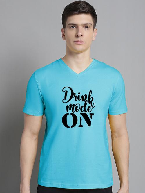 men v-neck graphic chest print t-shirt - 20312174 - Very Small Image - 1