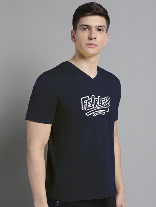 men v-neck graphic chest print t-shirt - 20312188 - Very Small Image - 1
