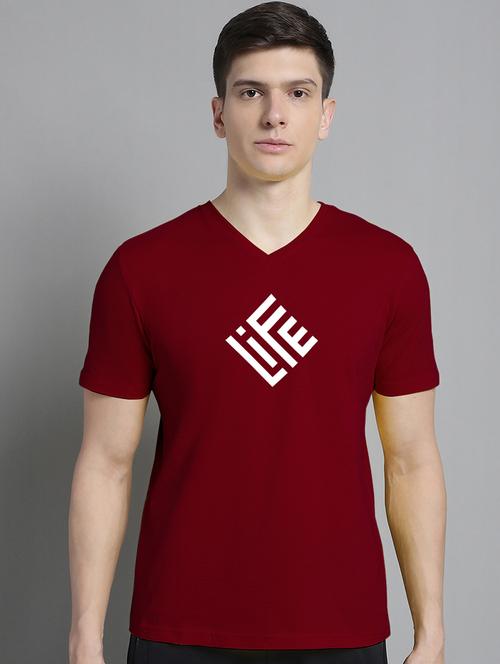 men maroon cotton chest print t-shirt - 20312243 - Very Small Image - 1