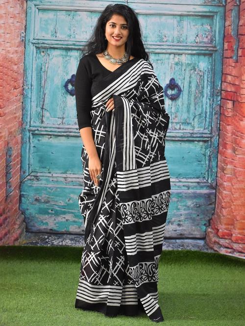 black colored printed  saree with blouse - 20312519 - Very Small Image - 1