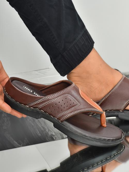 men toe seprator slippers - 20334618 - Very Small Image - 1