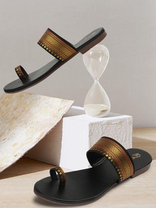 women black with golden strap one toe sandal - 20344198 - Very Small Image - 1