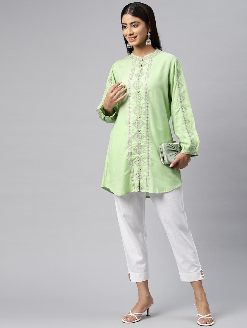 women green mandarin neck a-line kurti - 20345236 - Zoom Image - 3