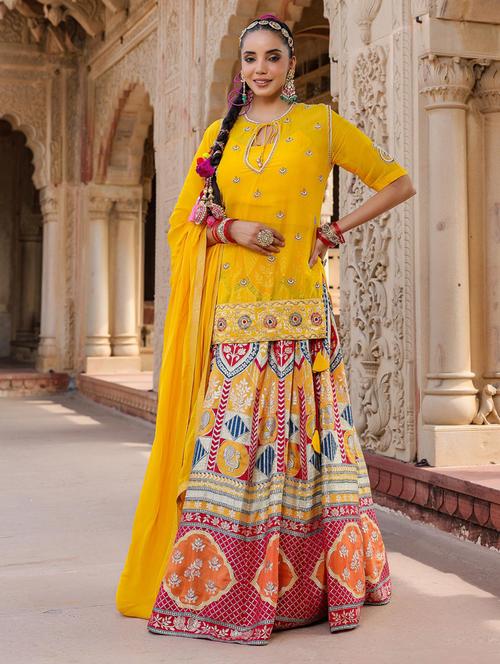 yellow flared stitched lehnga - 20364972 - Very Small Image - 1