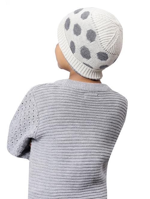white wool cap - 20422981 - Very Small Image - 1