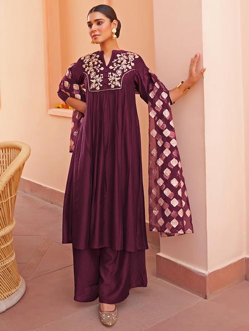 women burgundy mandarin neck kurta palazzo set with dupatta - 20474385 - Very Small Image - 1