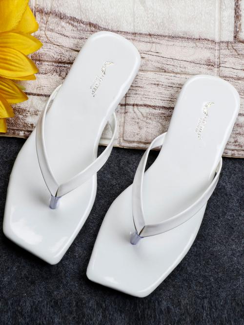 women solid white toe separator flat sandal - 20502589 - Very Small Image - 1
