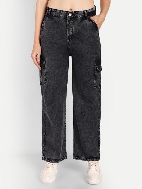 women black plain cargo jeans - 20594376 - Very Small Image - 1