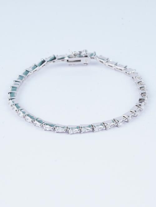 silver cuff bracelet - 20597554 - Very Small Image - 1