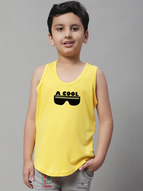 boy printed vest - 20612692 - Very Small Image - 1