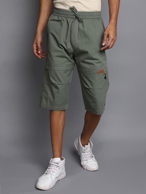 men mid rise solid cargo shorts - 20665873 - Very Small Image - 1