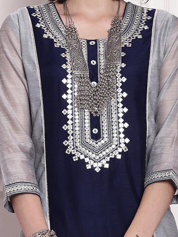 women embroidered straight kurta - 20686451 - Standard Image - 3