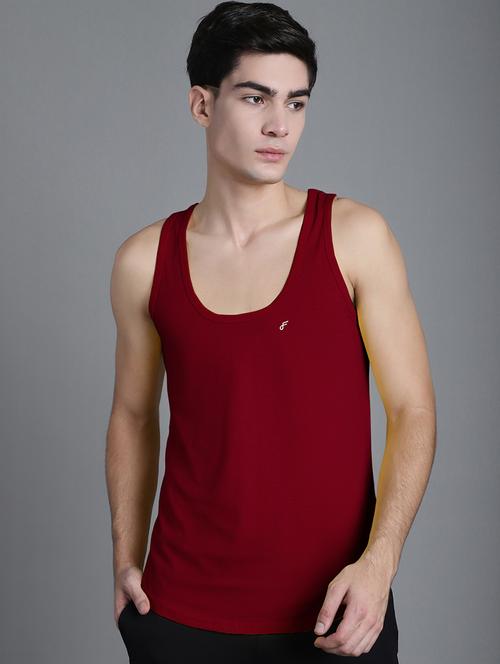 man solid sleeveless vest - 20727155 - Very Small Image - 1