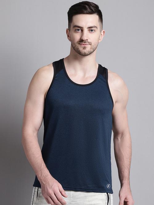 men scoop neck solid vest - 20756131 - Very Small Image - 1