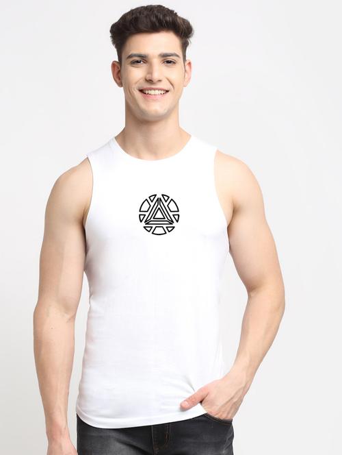 men round neck chest print t-shirt - 20822299 - Very Small Image - 1
