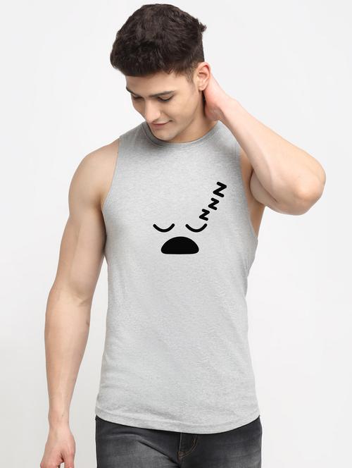 men round neck chest print t-shirt - 20822304 - Very Small Image - 1