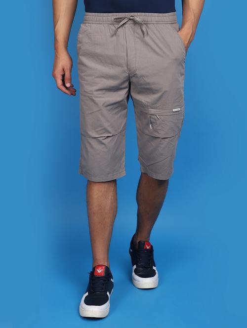 men solid mid rise cargo shorts - 20825639 - Very Small Image - 1