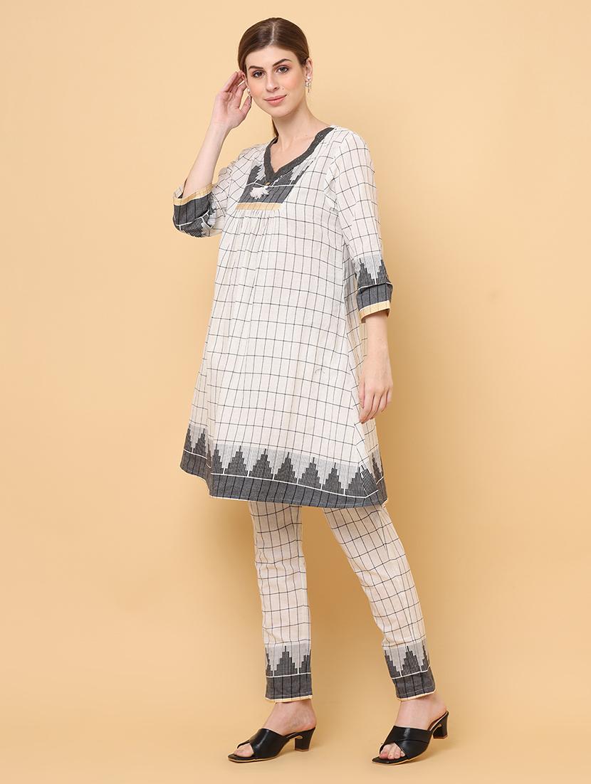 women off-white checks v neck co-ord sets - 20826544 - Zoom Image - 2
