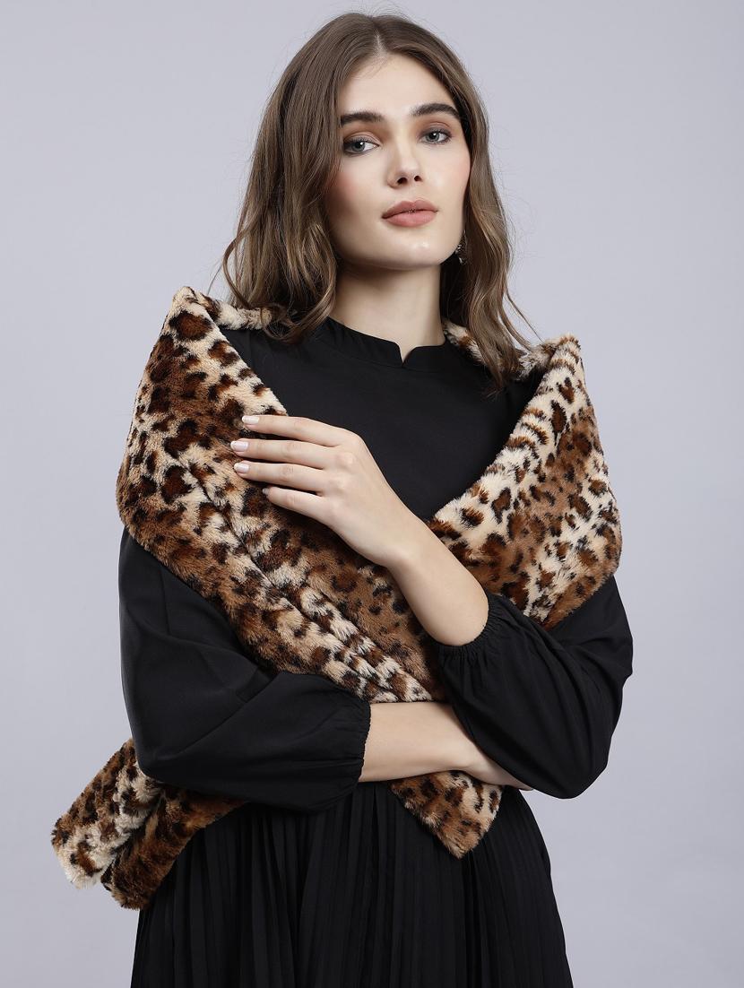 women animal printed fur muffler - 20853053 - Zoom Image - 2