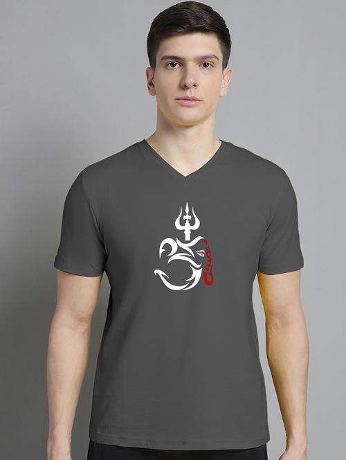 men chest print v-neck t-shirt - 20906834 - Very Small Image - 1