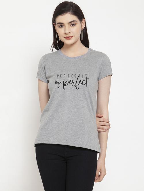 women round neck chest print t-shirt - 21034261 - Very Small Image - 1