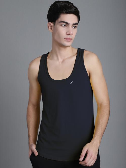 men scoop neck solid vest - 21056054 - Very Small Image - 1