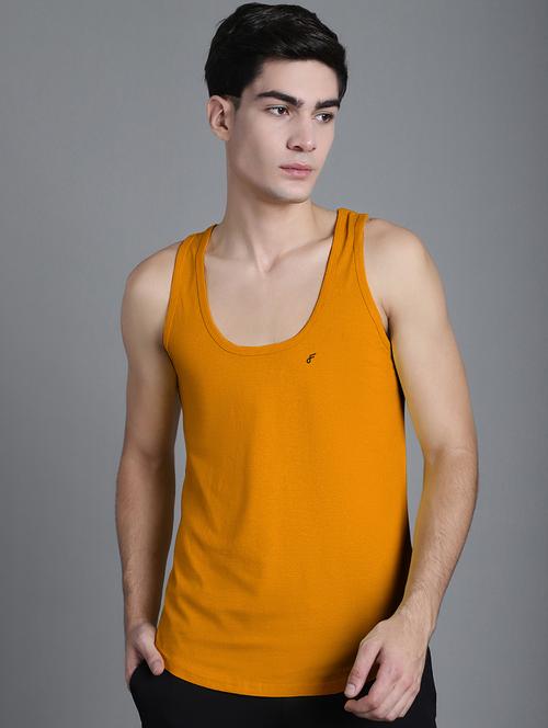 men scoop neck solid vest - 21056057 - Very Small Image - 1