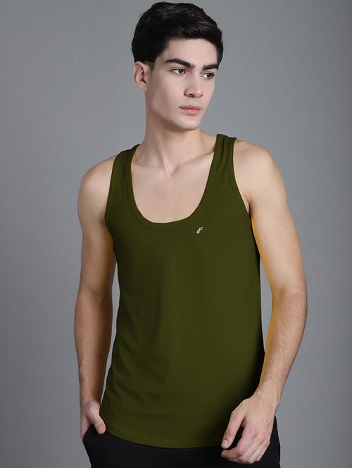 men scoop neck solid vest - 21056059 - Very Small Image - 1