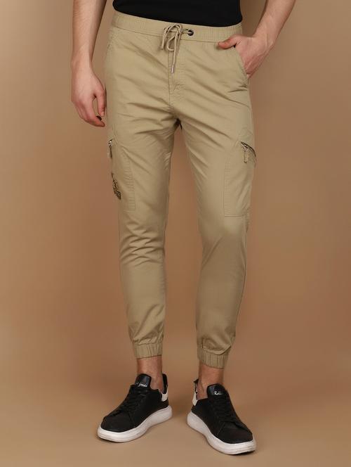 men solid mid rise cargo - 21070228 - Very Small Image - 1