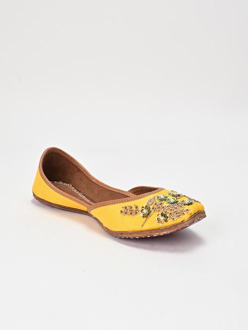 women embellished slip on mojaris - 21103137 - Very Small Image - 1