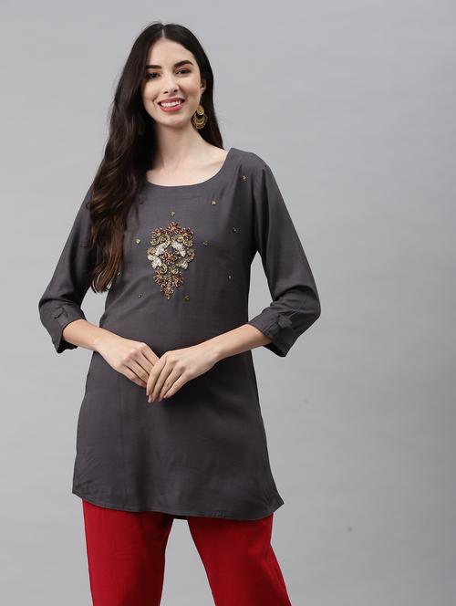 women self design straight kurti - 21170791 - Very Small Image - 1