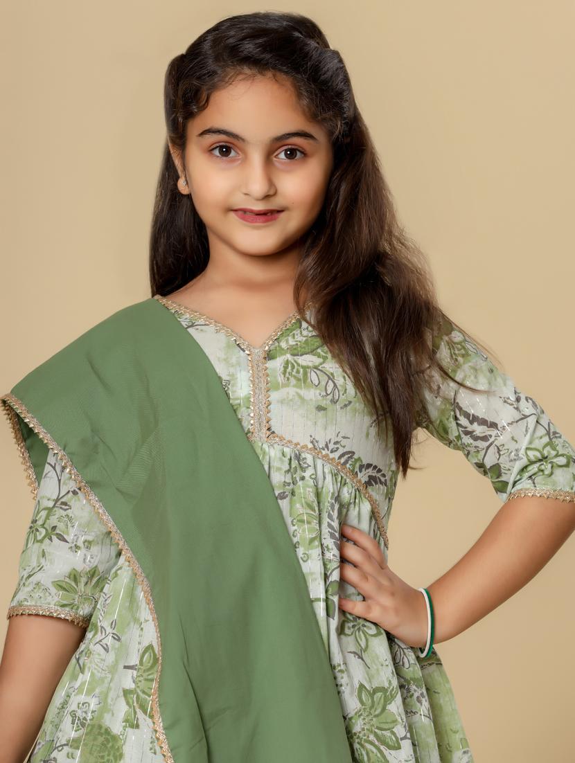 girls v neck printed suit set - 21238059 - Standard Image - 3