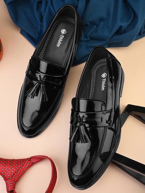 men solid slip on shoe - 21279670 - Very Small Image - 1