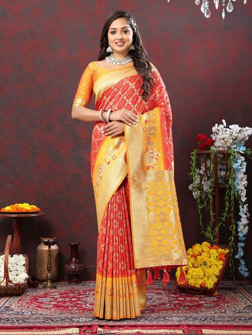 women self design banarasi saree with blouse - 21284636 - Very Small Image - 1