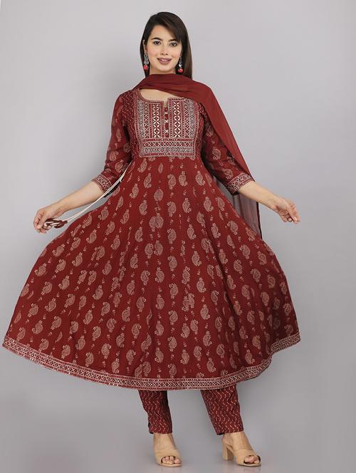 women maroon kurta pant set with dupatta - 21289153 - Very Small Image - 1