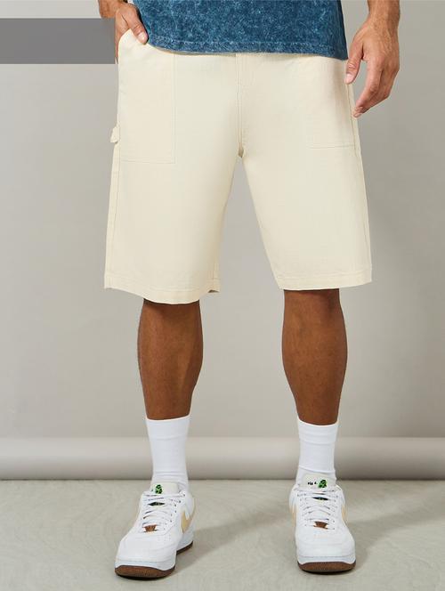 men cream solid shorts - 21307618 - Very Small Image - 1