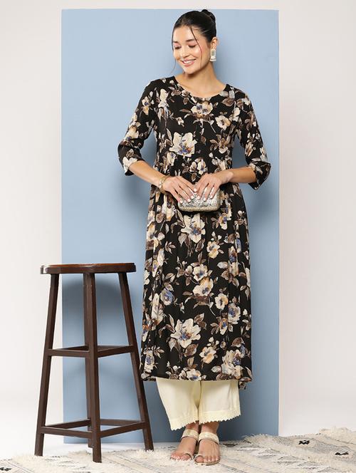 women three quarter sleeve flared kurta - 21357298 - Very Small Image - 1