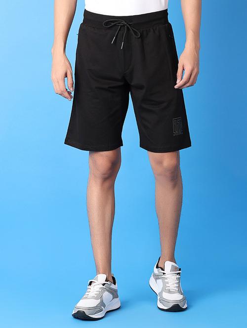 men mid rise solids shorts - 21381997 - Very Small Image - 1