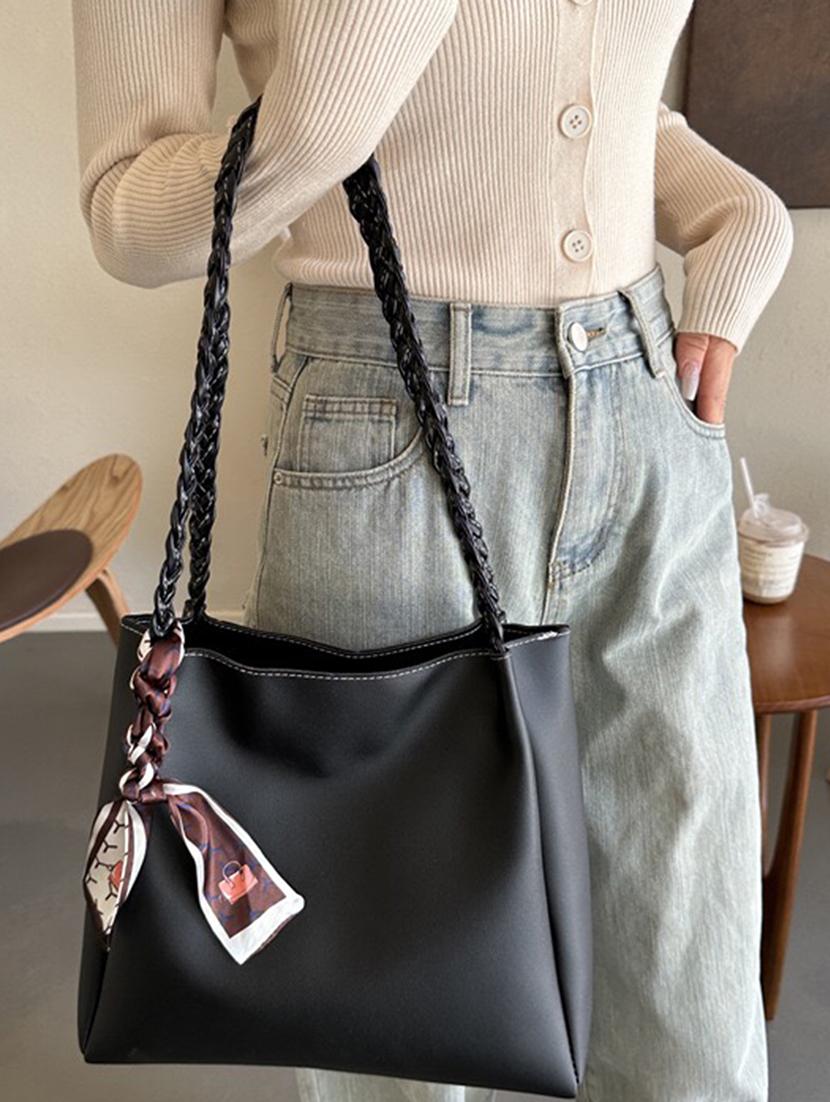 women black pu handbag - 21390838 - Zoom Image - 8