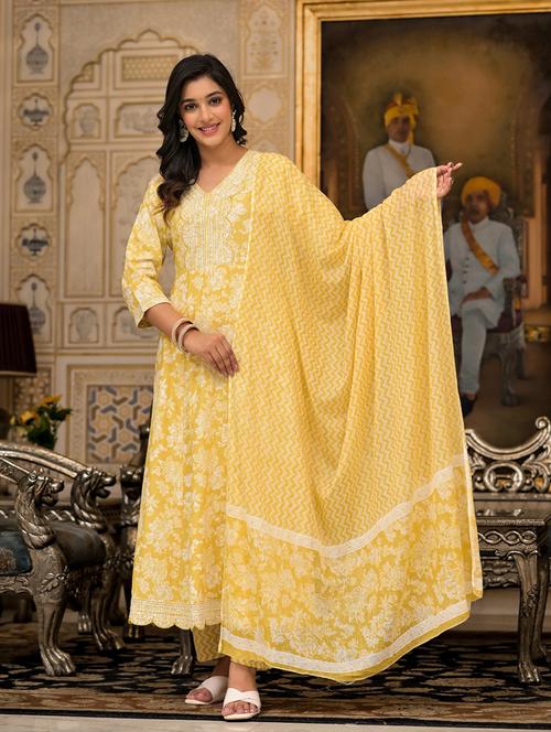 women three quarter sleeve kurta pant with dupatta set - 21391919 - Very Small Image - 1